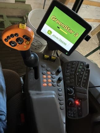 Image of John Deere S660 equipment image 3