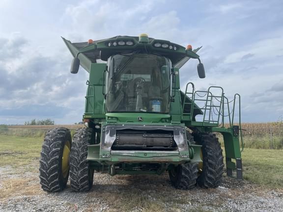 Image of John Deere S660 equipment image 1