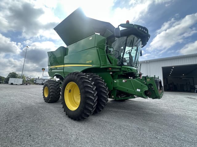 Image of John Deere S670 equipment image 4