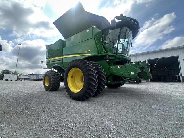 Image of John Deere S670 equipment image 3