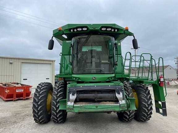 Image of John Deere S670 equipment image 1