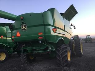 Main image John Deere S670 3