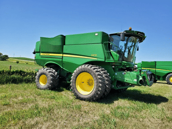 Main image John Deere S670