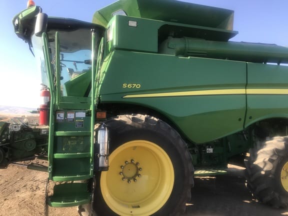 Main image John Deere S670