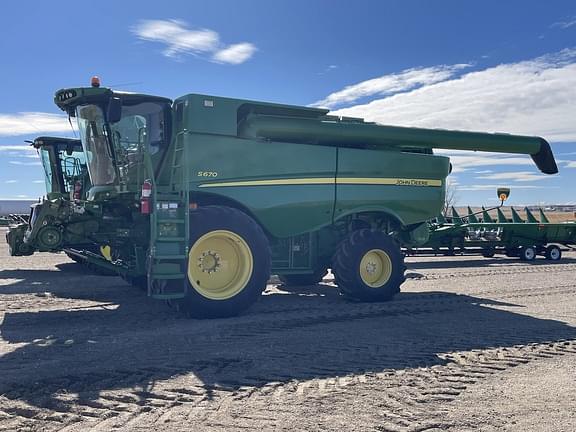Image of John Deere S670 equipment image 1