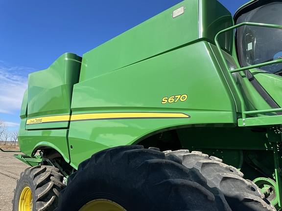 Image of John Deere S670 equipment image 4