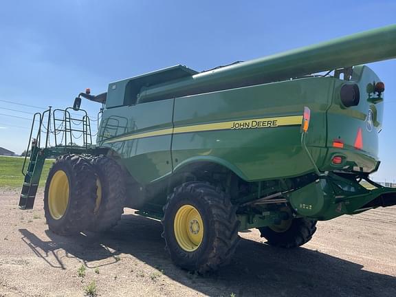 Image of John Deere S670 equipment image 3