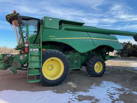 Image of John Deere S670 Primary image