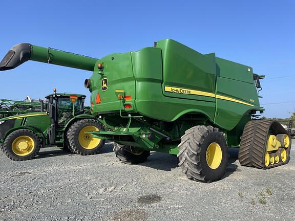 Image of John Deere S670 equipment image 2