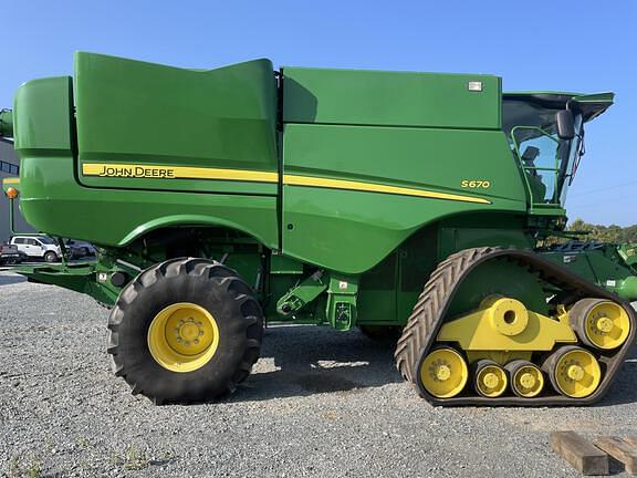 Image of John Deere S670 equipment image 1