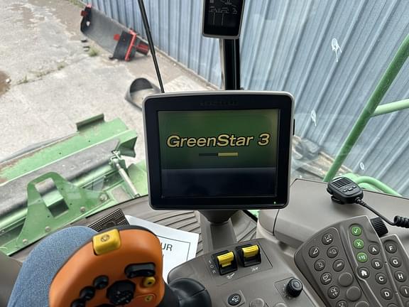 Image of John Deere S670 equipment image 3
