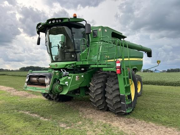 Image of John Deere S670 equipment image 2