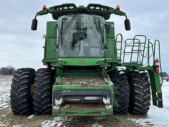 Image of John Deere S670 equipment image 1