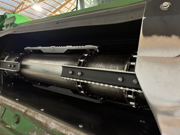 Image of John Deere S670 equipment image 3