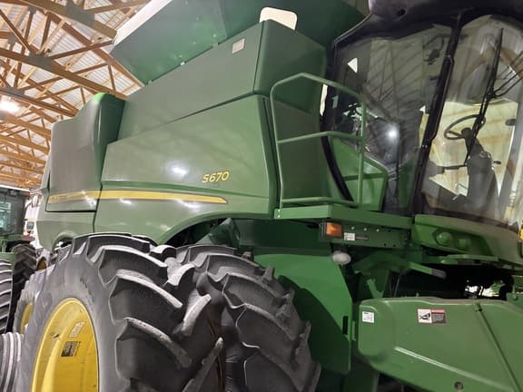 Image of John Deere S670 equipment image 4