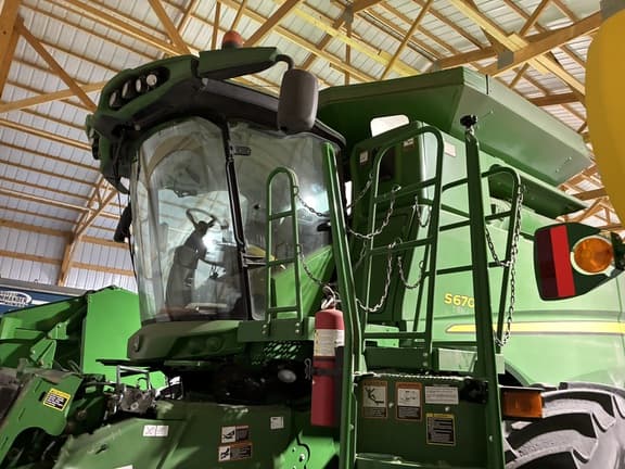 Image of John Deere S670 equipment image 2