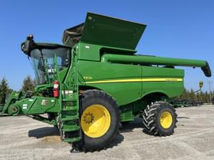 2014 John Deere S670 Image