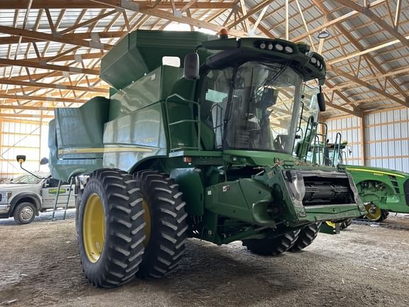 Main image John Deere S670