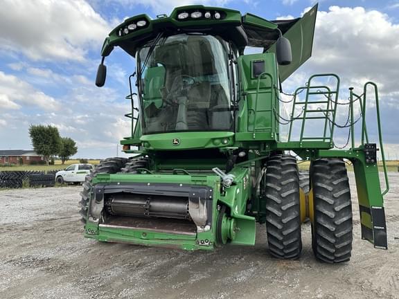 Image of John Deere S670 Image 1