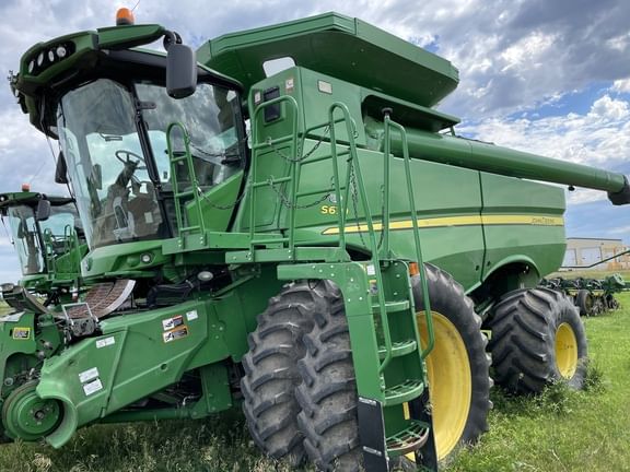 Main image John Deere S670