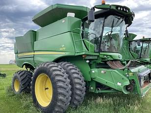 Main image John Deere S670 1