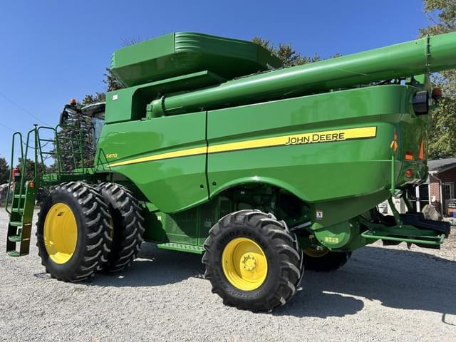Image of John Deere S670 equipment image 4