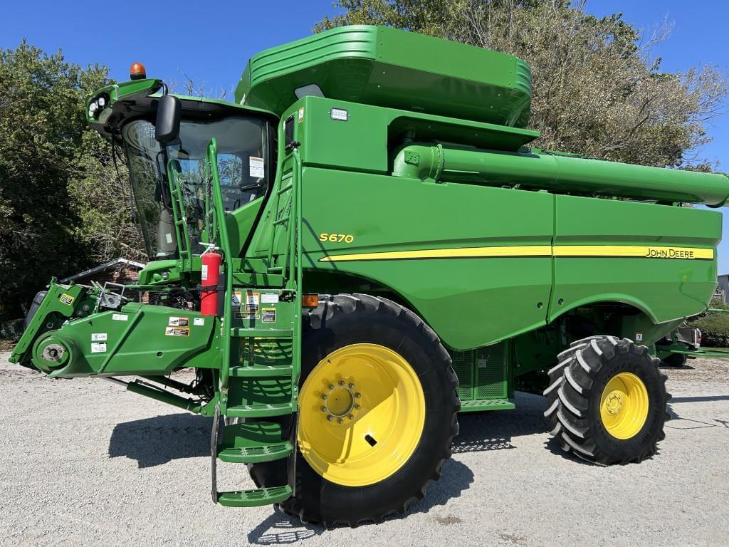 Image of John Deere S670 Primary image