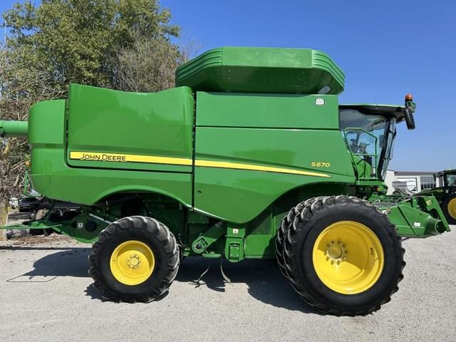 Image of John Deere S670 equipment image 3