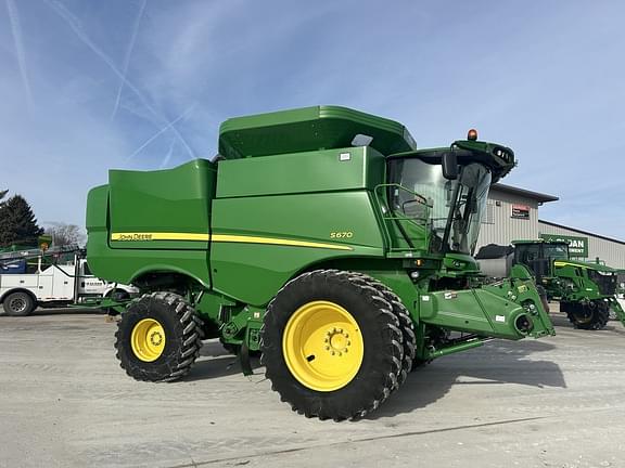 Image of John Deere S670 equipment image 1