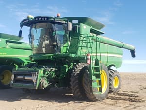 2014 John Deere S670 Image