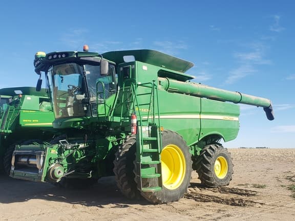 Image of John Deere S670 equipment image 1