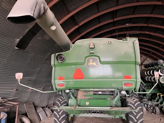 Image of John Deere S670 equipment image 2