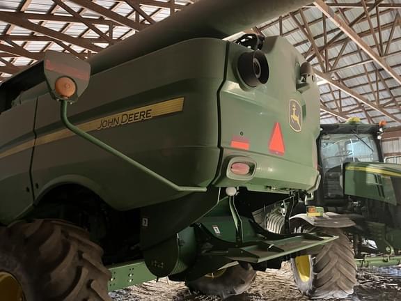 Image of John Deere S670 equipment image 3