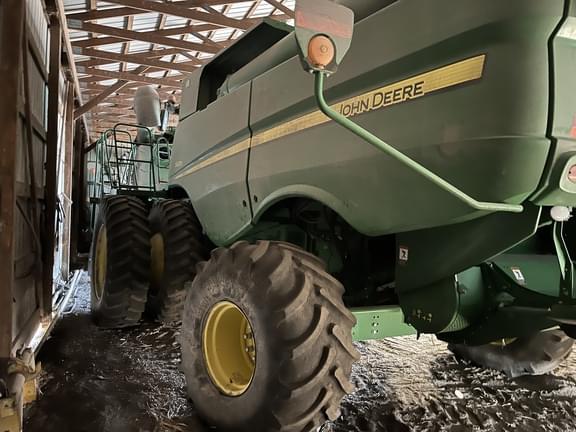 Image of John Deere S670 equipment image 4