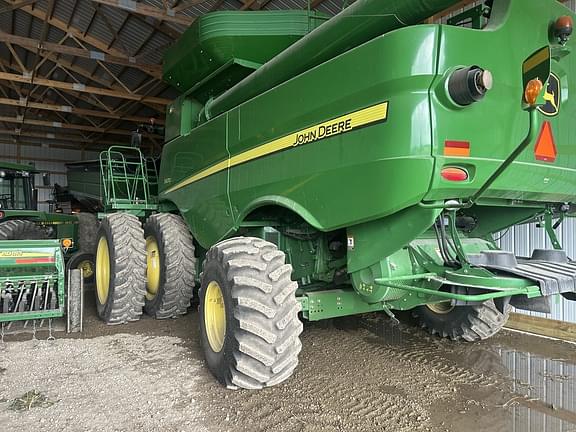 Image of John Deere S670 Primary image