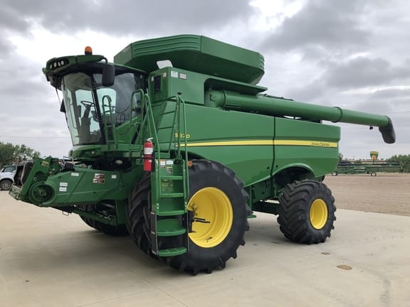 Main image John Deere S670