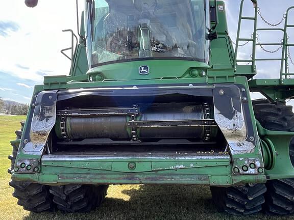 Image of John Deere S670 equipment image 1