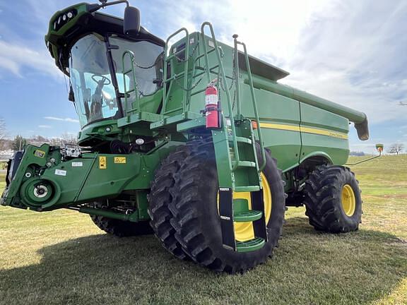 Image of John Deere S670 equipment image 2