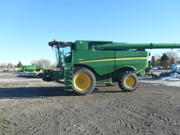 Main image John Deere S670