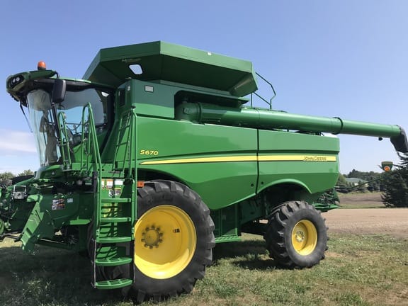 Main image John Deere S670