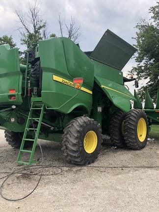 Main image John Deere S670