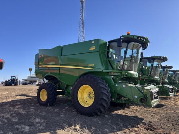 Image of John Deere S670 equipment image 1