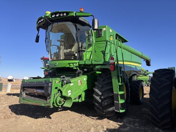 Image of John Deere S670 Primary image