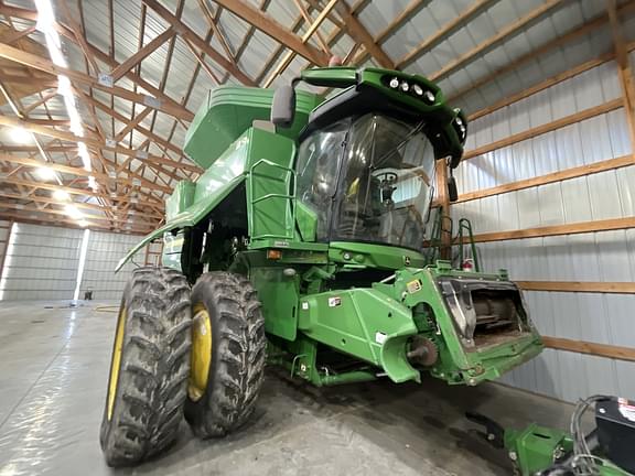 Image of John Deere S670 Image 1