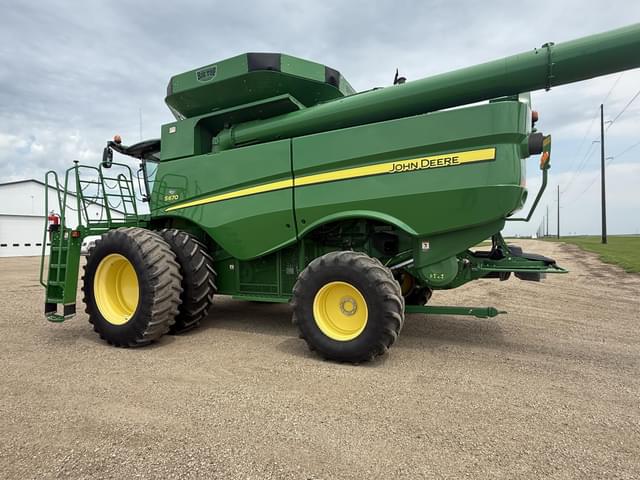 Image of John Deere S670 equipment image 3