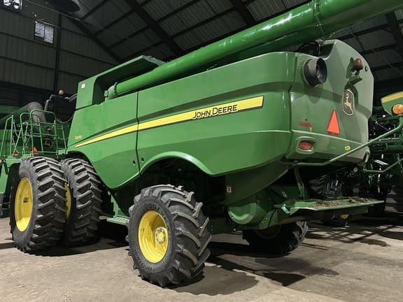 Image of John Deere S670 equipment image 2