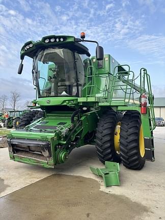 Image of John Deere S670 equipment image 1