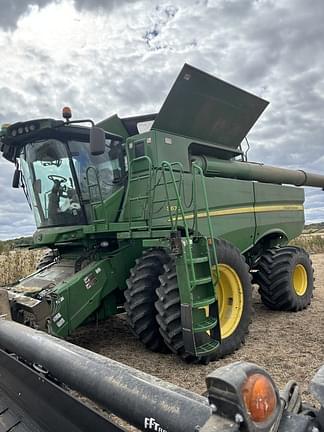 Image of John Deere S670 equipment image 3