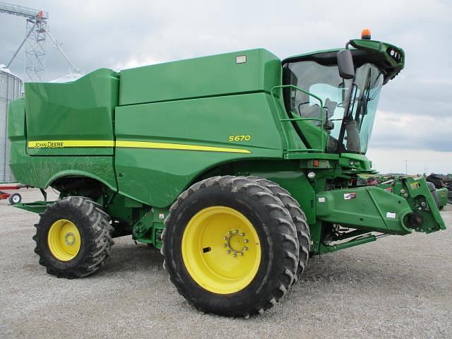 Image of John Deere S670 equipment image 1