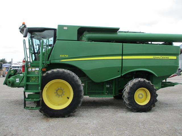 Image of John Deere S670 equipment image 2